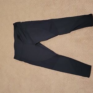 Fabletics cropped leggings
